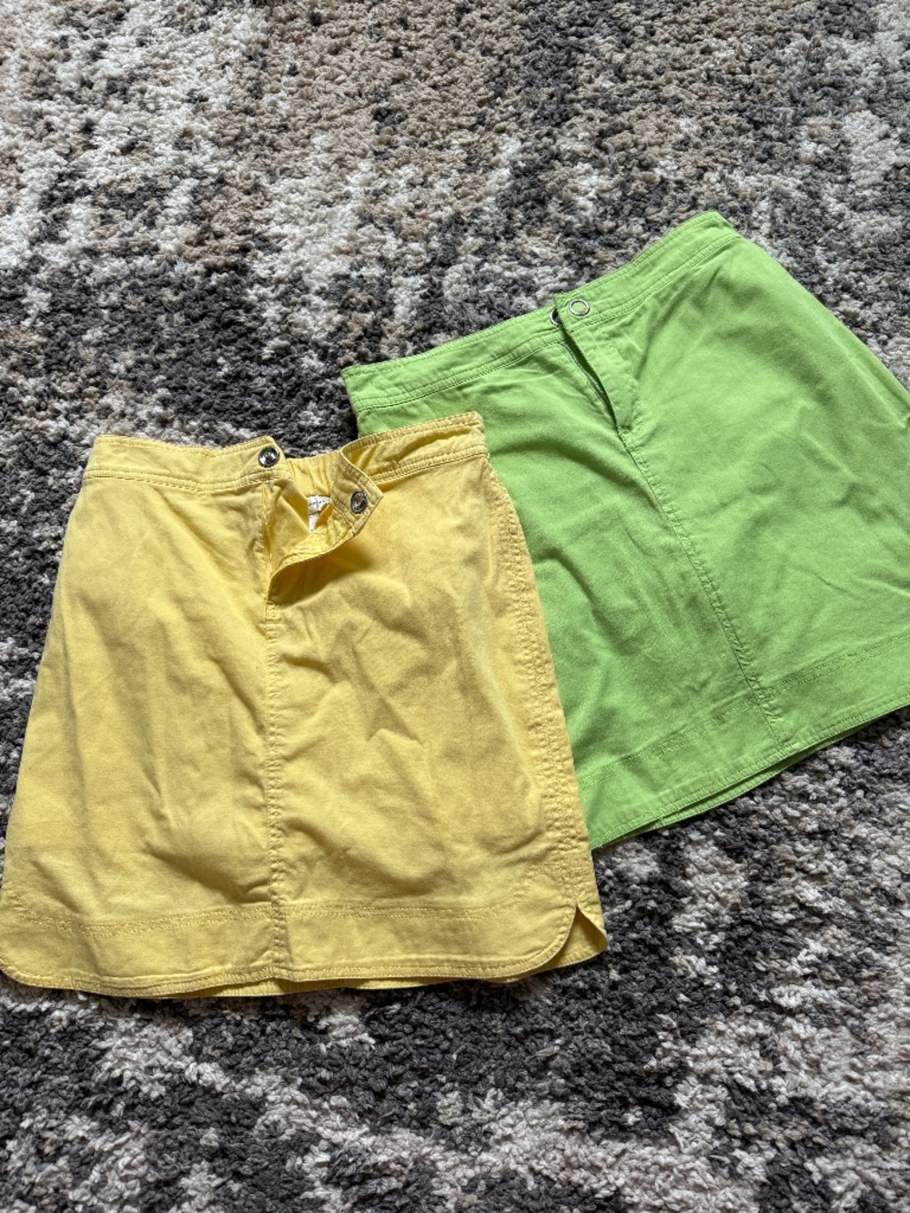 1 PAIRS OF CHRISTOPHER & BANKS SKORTS SIZE 8
